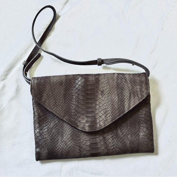 EUC Gigi New York Brown Leather Envelope Purse - Picture 3 of 6